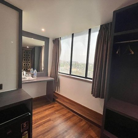 Hotel Pacific By Bestays Mumbai  Buitenkant foto