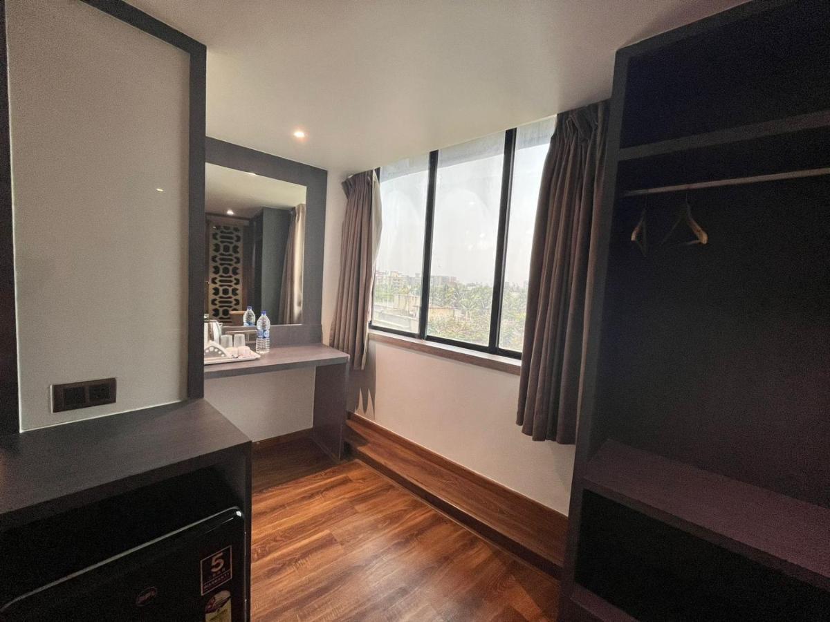 Hotel Pacific By Bestays Mumbai  Buitenkant foto